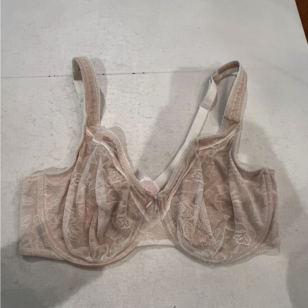 Cacique white over nude lace unlined underwire bra. EUC! Plus size